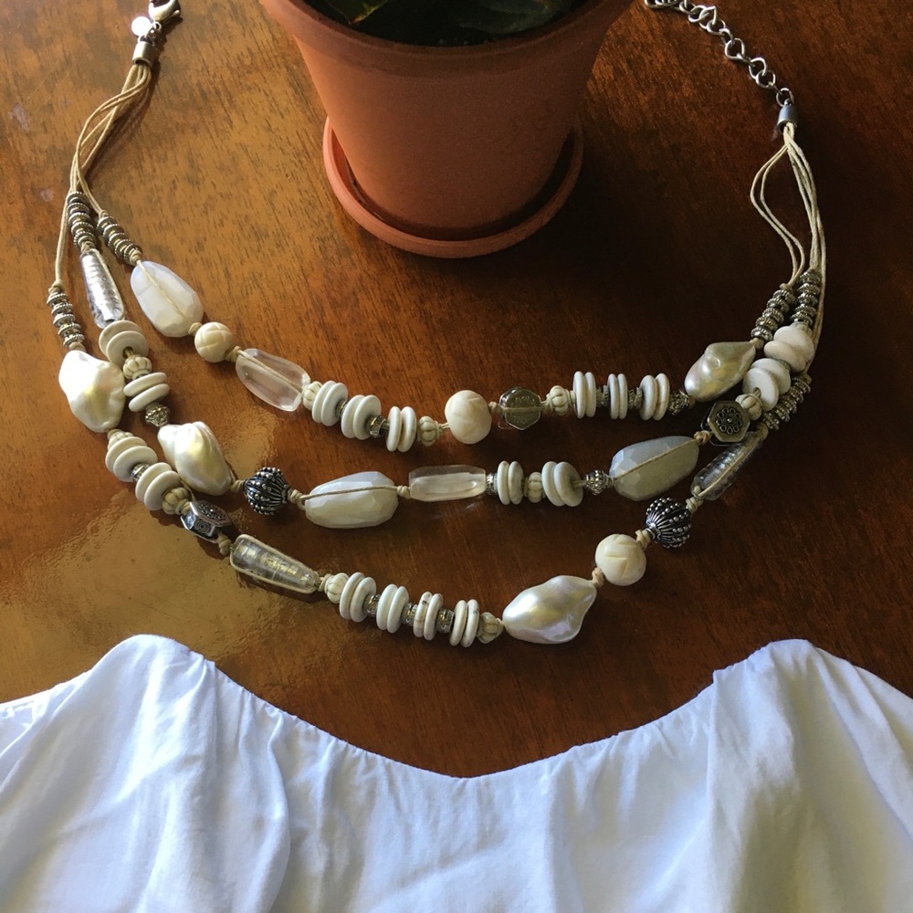 🌼 Chico’s Three Strand Beaded Necklace
